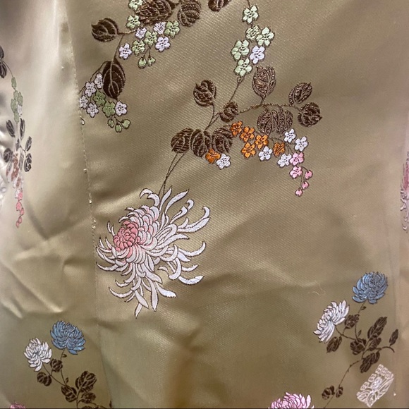 Gold Brocade Traditional Cheongsam Floral Dress - Picture 8 of 15